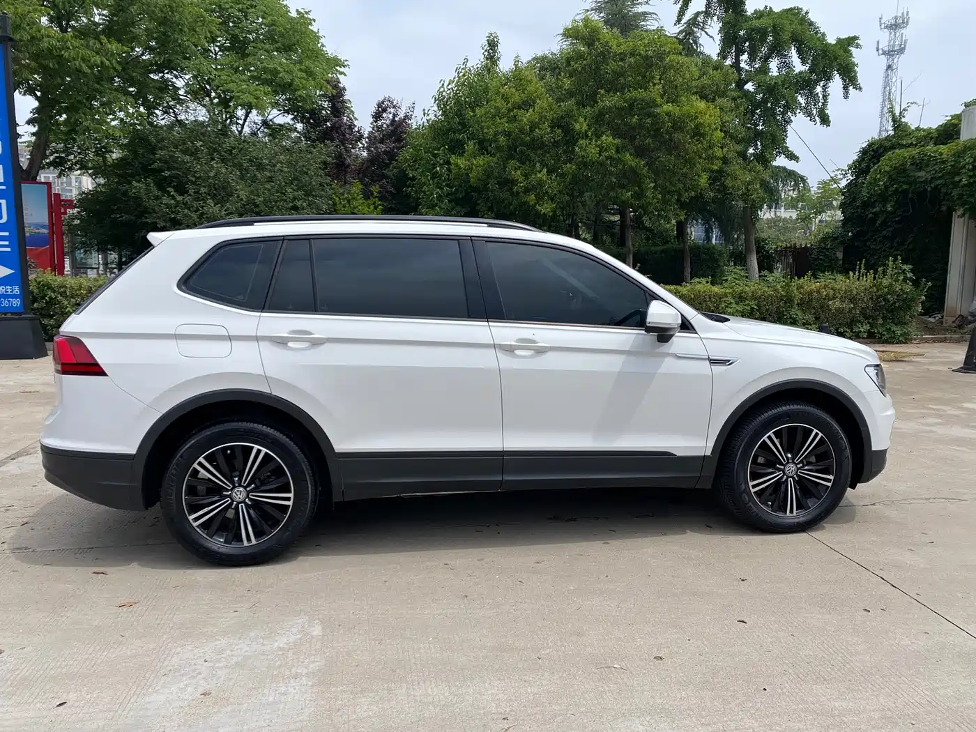 VOLKSWAGEN TIGUAN L