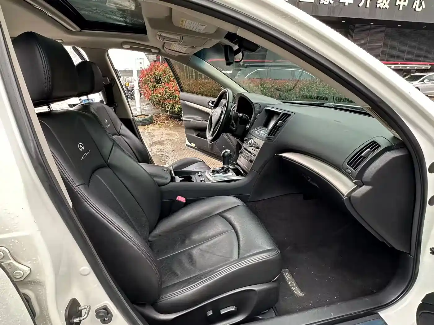 Фото 7 - Infiniti G Series