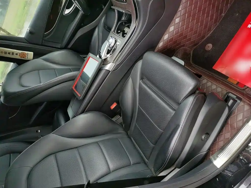 Mercedes-Benz GLC 2018 GLC 260 4MATIC Luxury фото 25