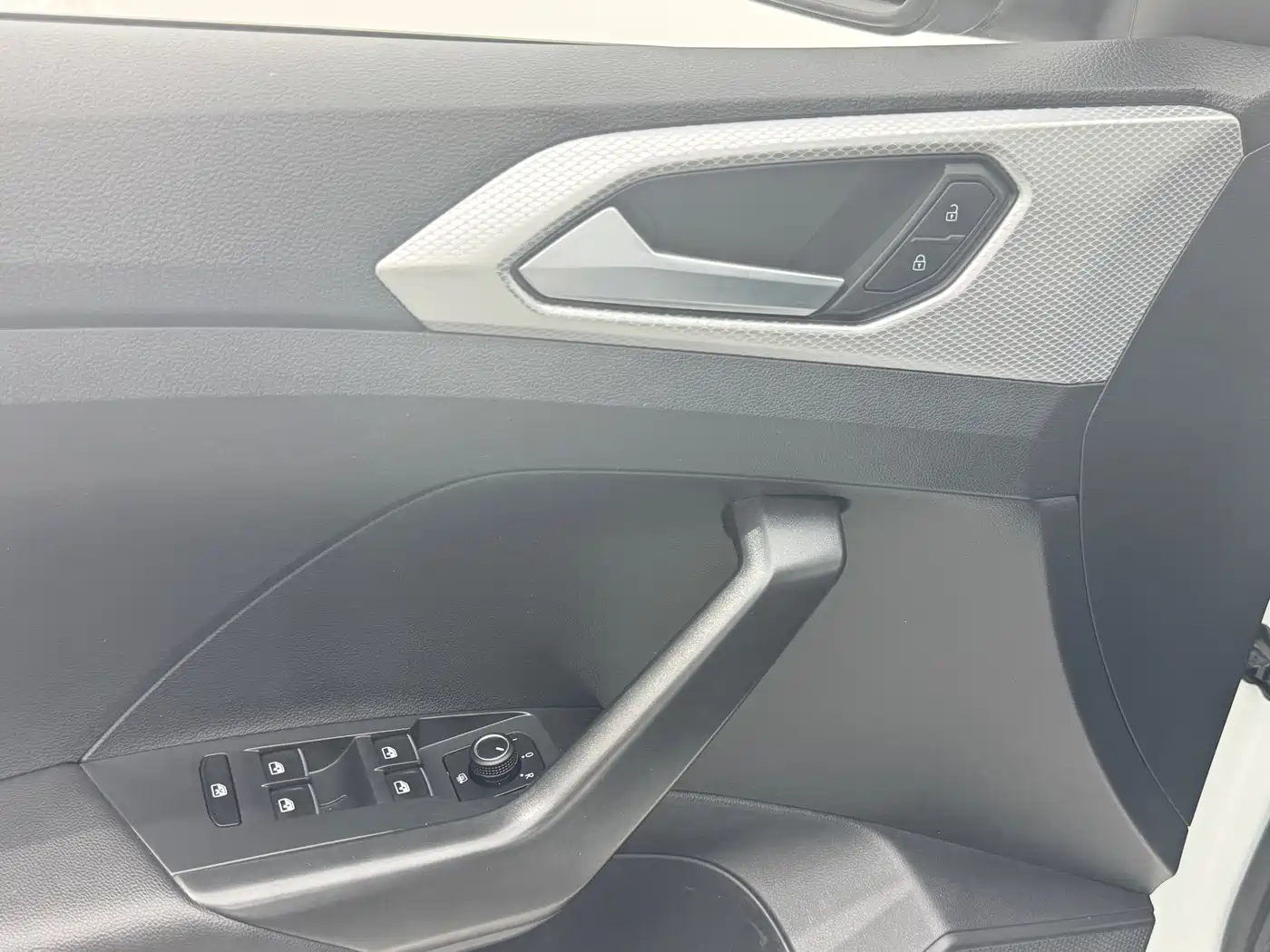 Volkswagen Tanying 2023 Model 200TSI DSG Joy Smart Connect Edition фото 7