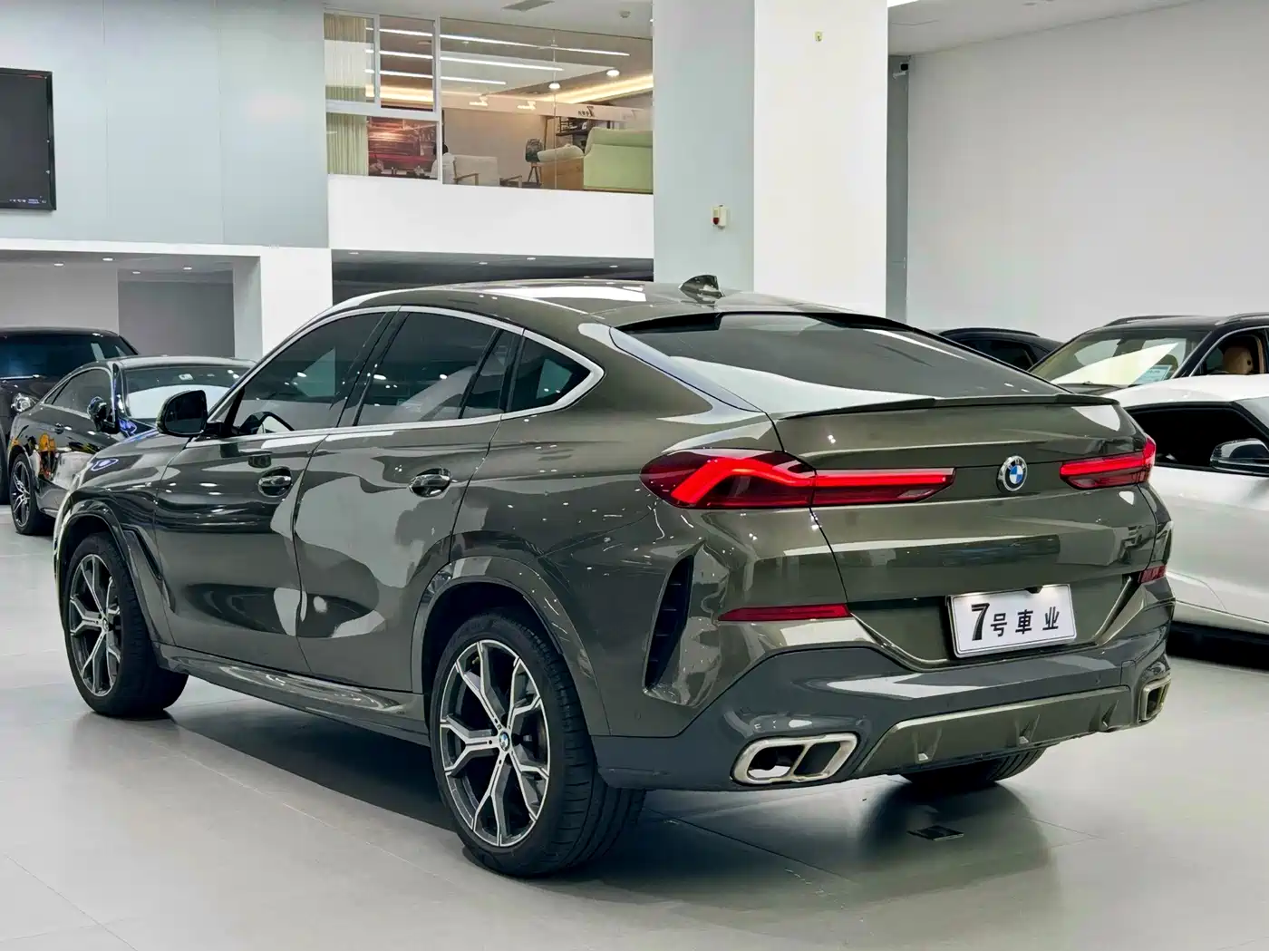Фото 14 - BMW X6