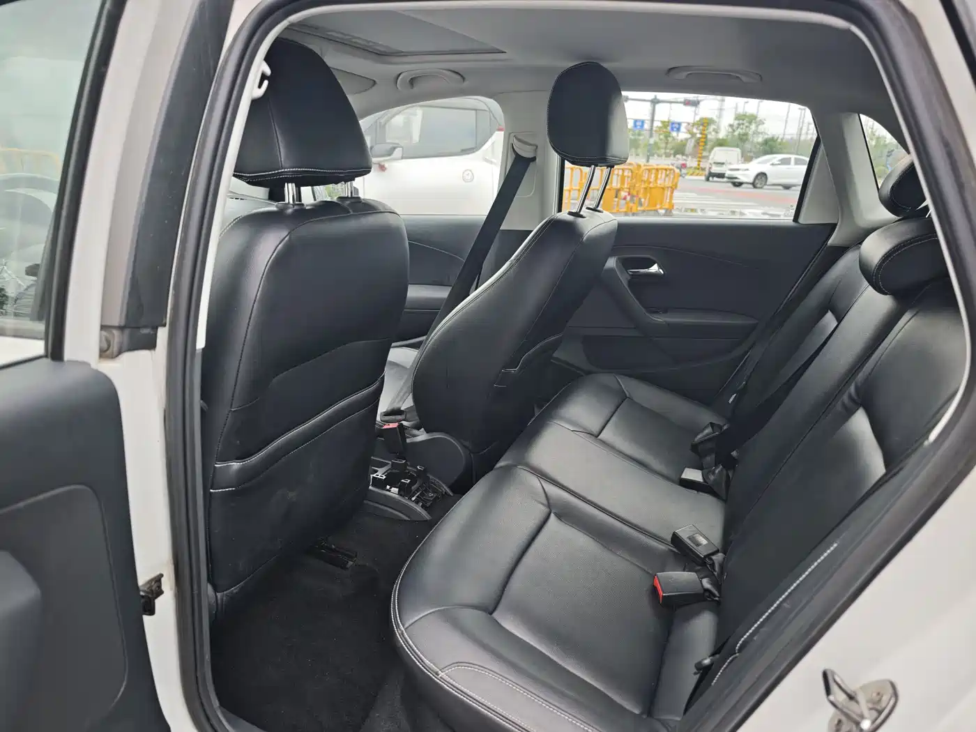 Volkswagen Polo 2018 1.5L Auto Comfort фото 8