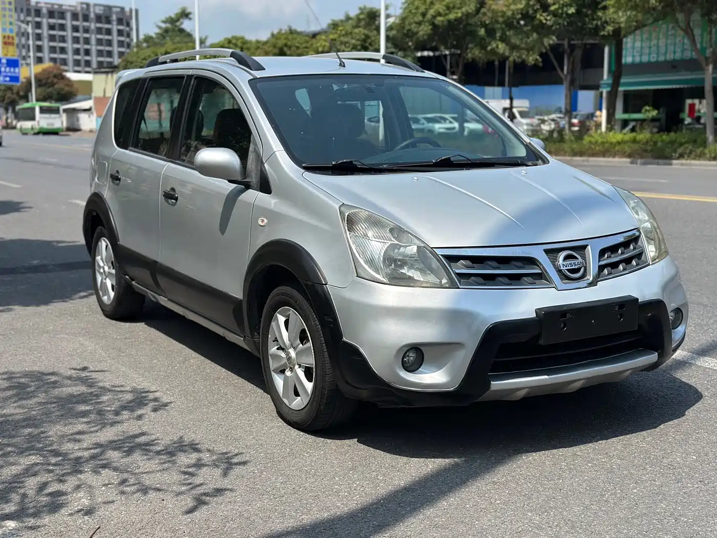 Nissan Livina 2012 2010 Model Sharp Edition 1.6L Automatic Smart Premium Type