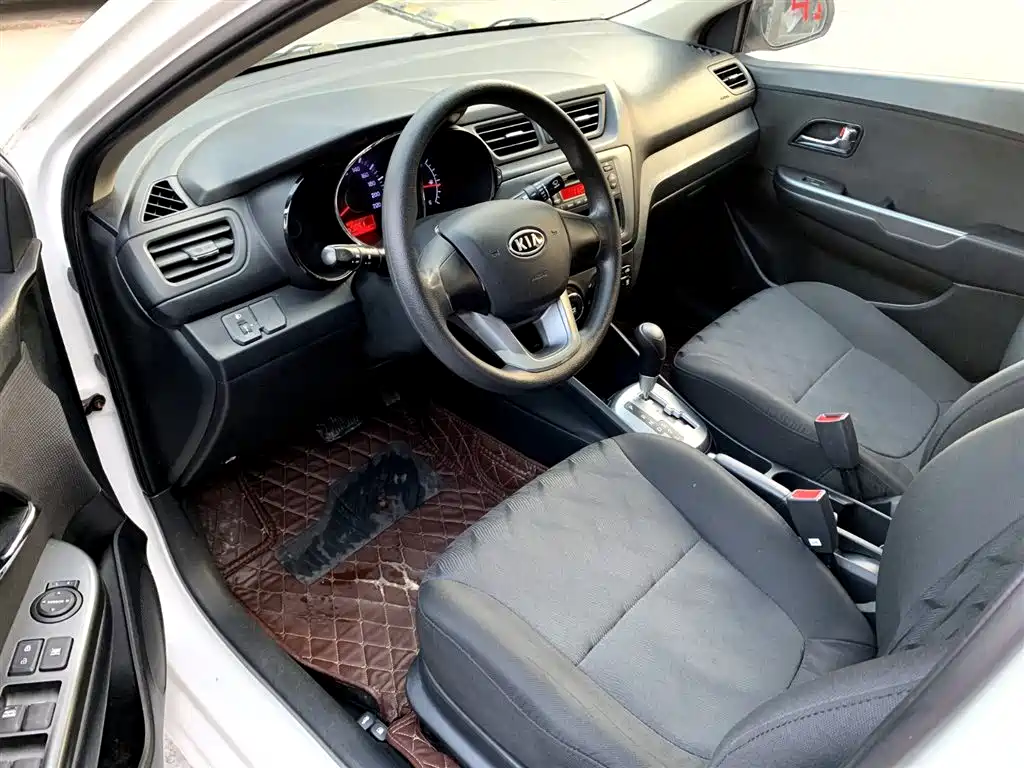 Kia K2 2012 Sedan 1.4L AT GLS Commemorative Edition фото 5