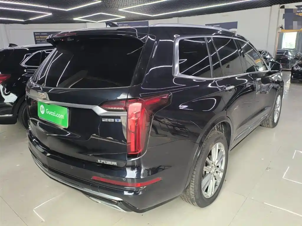 CADILLAC XT6