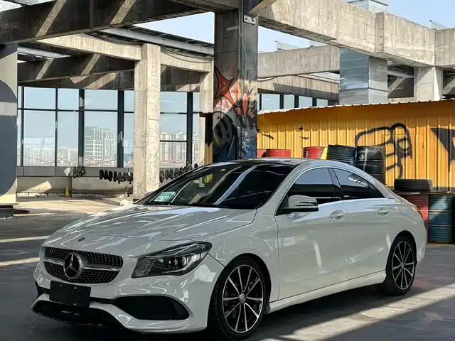 MERCEDES-BENZ CLA