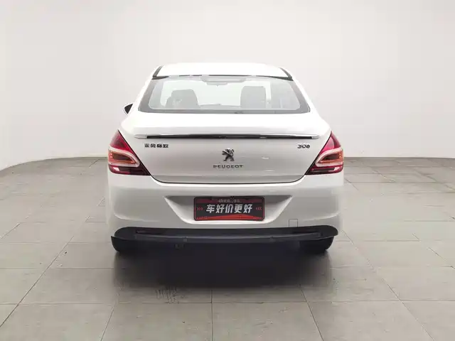 Peugeot 308 2014 Model Joy Edition Classic 1.6L Automatic Superior Style — фото 4