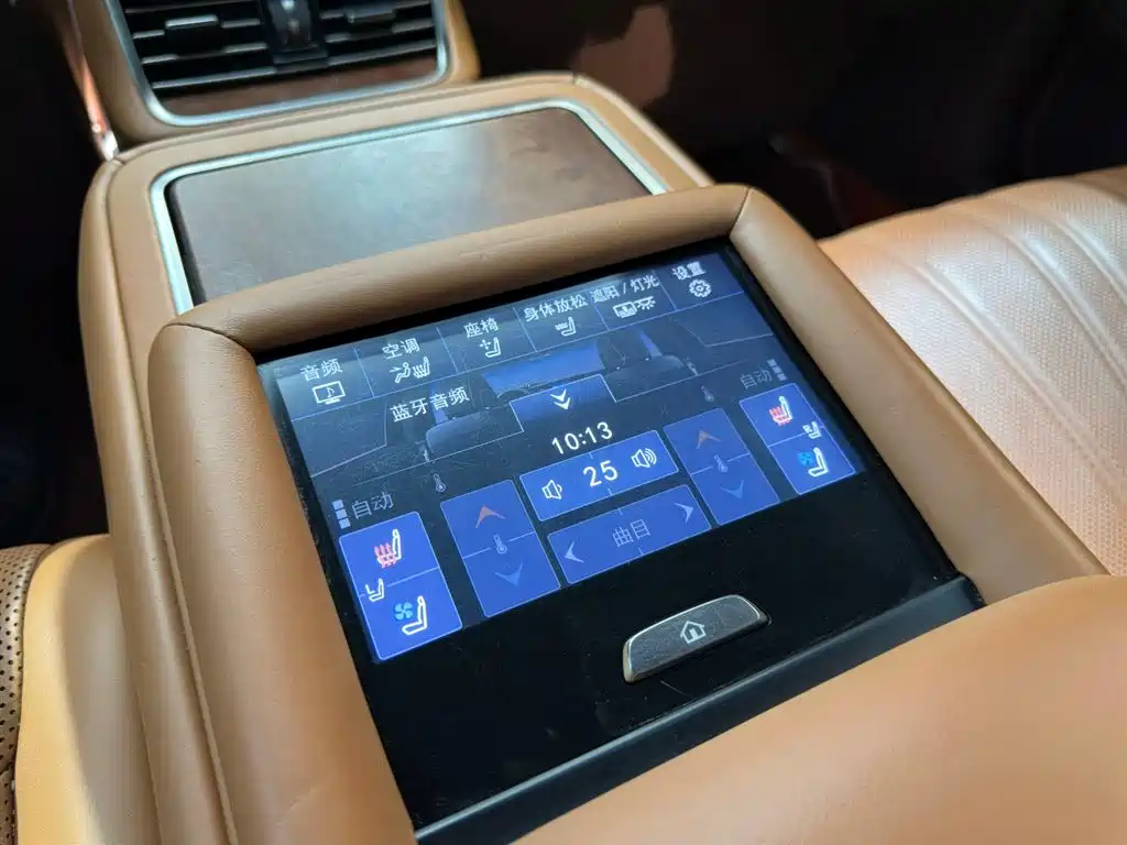 Lexus LS 2018 500h Executive Edition China V фото 29