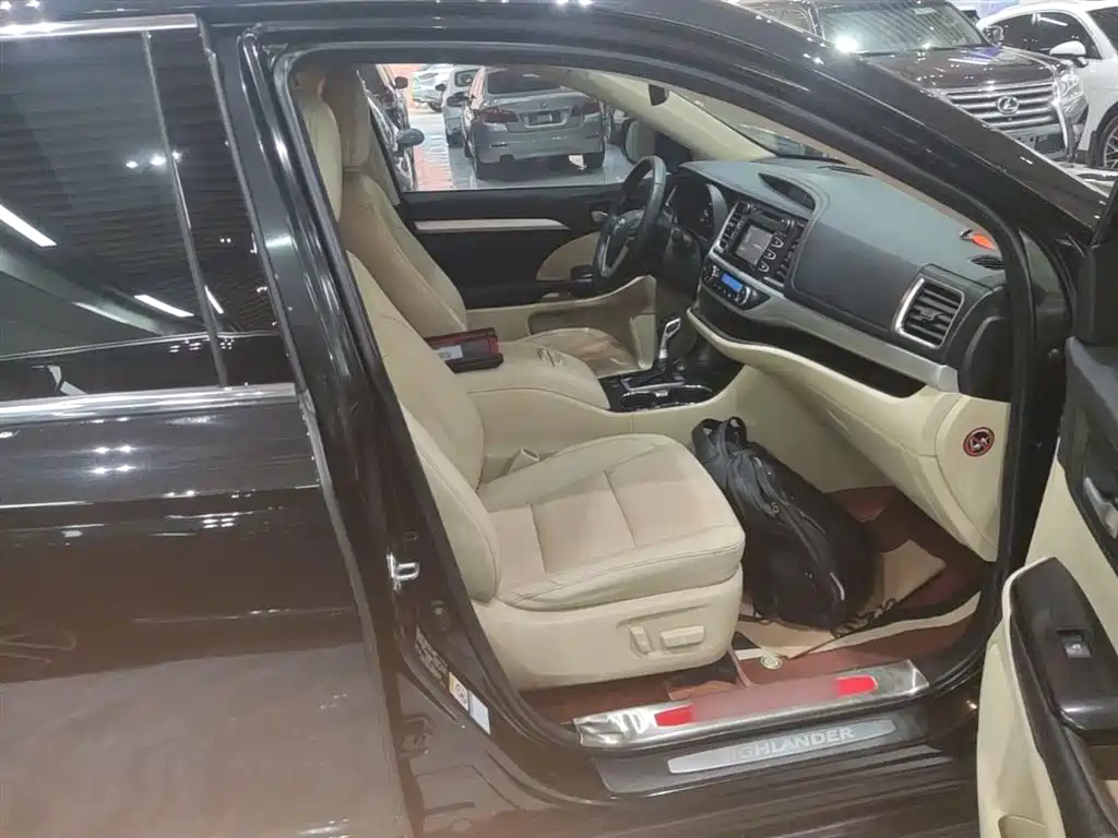 Toyota Highlander 2018 2.0T 4WD Luxury 7-seater (China V) фото 25