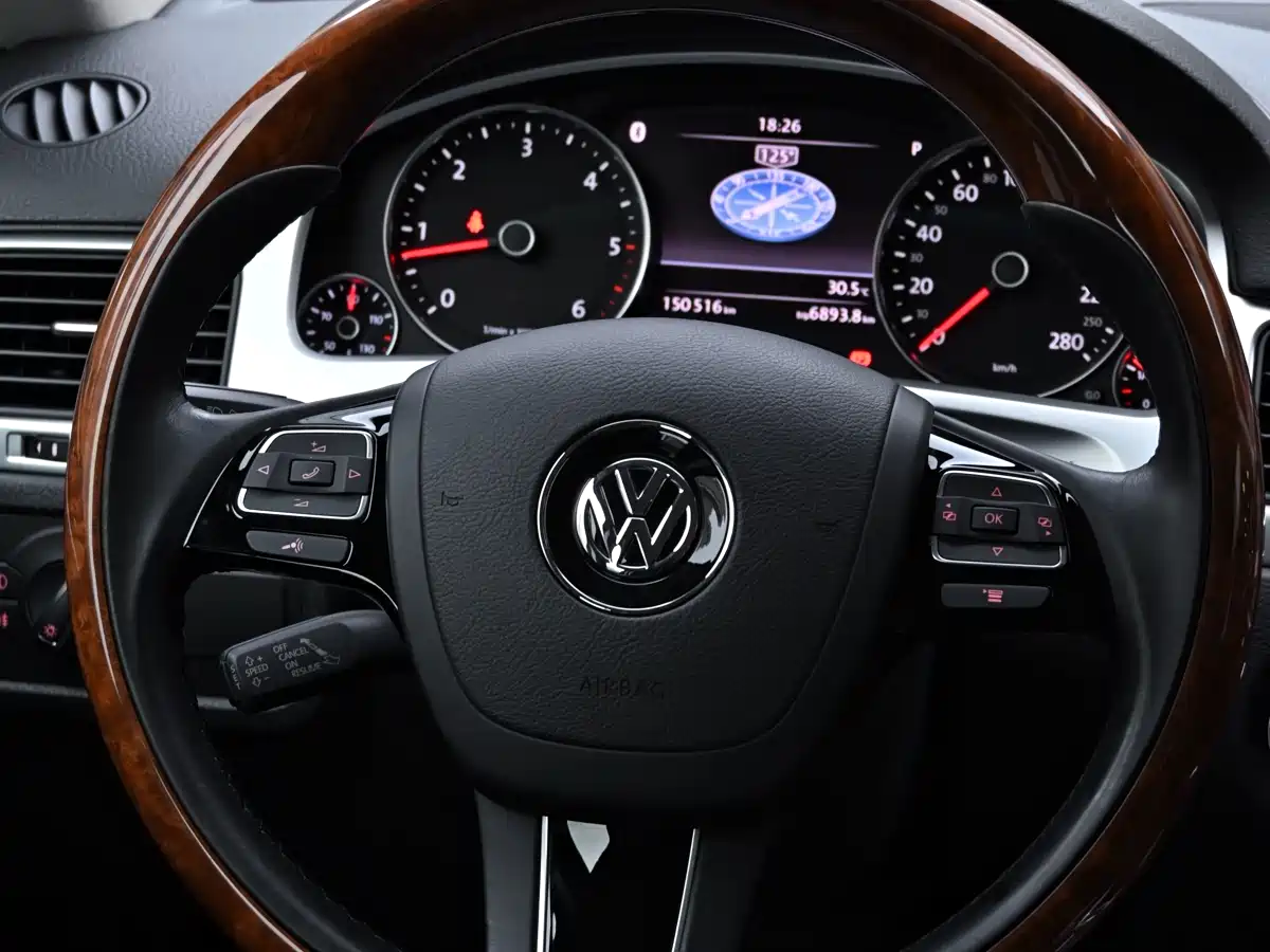 Volkswagen Touareg 2011 3.0TDI Diesel Standard фото 23