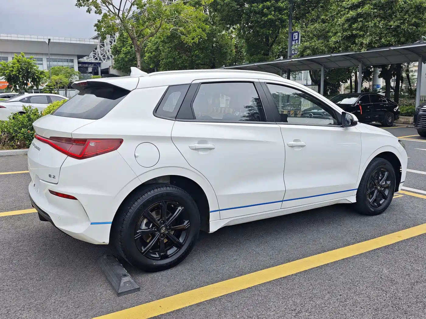 Фото 23 - BYD e2
