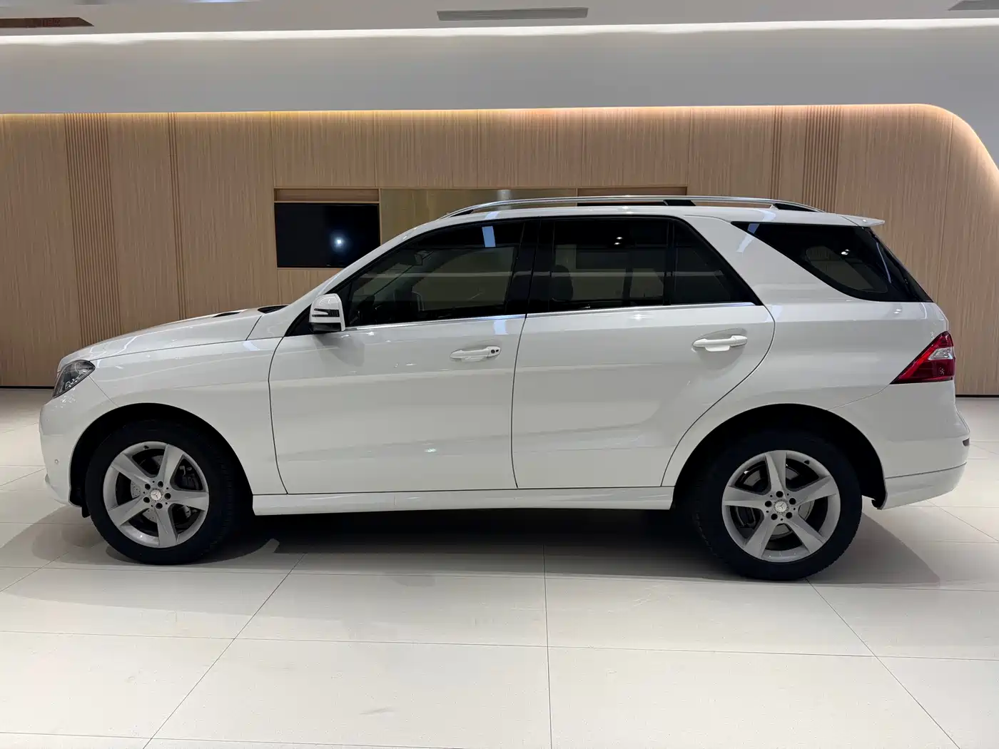 Mercedes-Benz M-Class 2014 ML 320 4MATIC фото 3