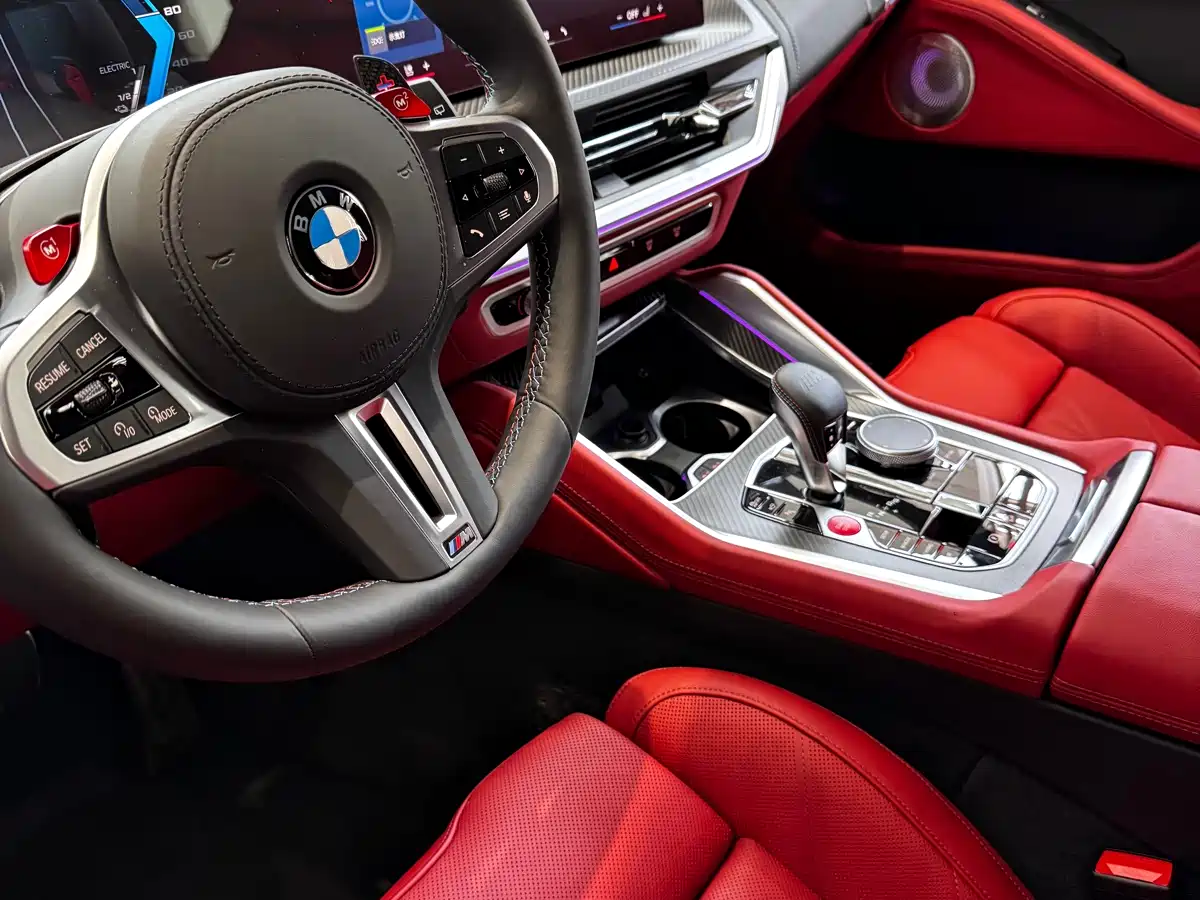 BMW XM 2023 50e фото 3