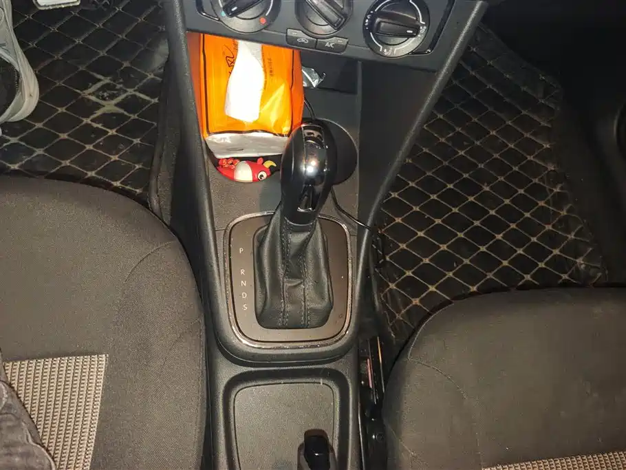Volkswagen Polo 2018 1.5L Auto Safe Drive фото 16
