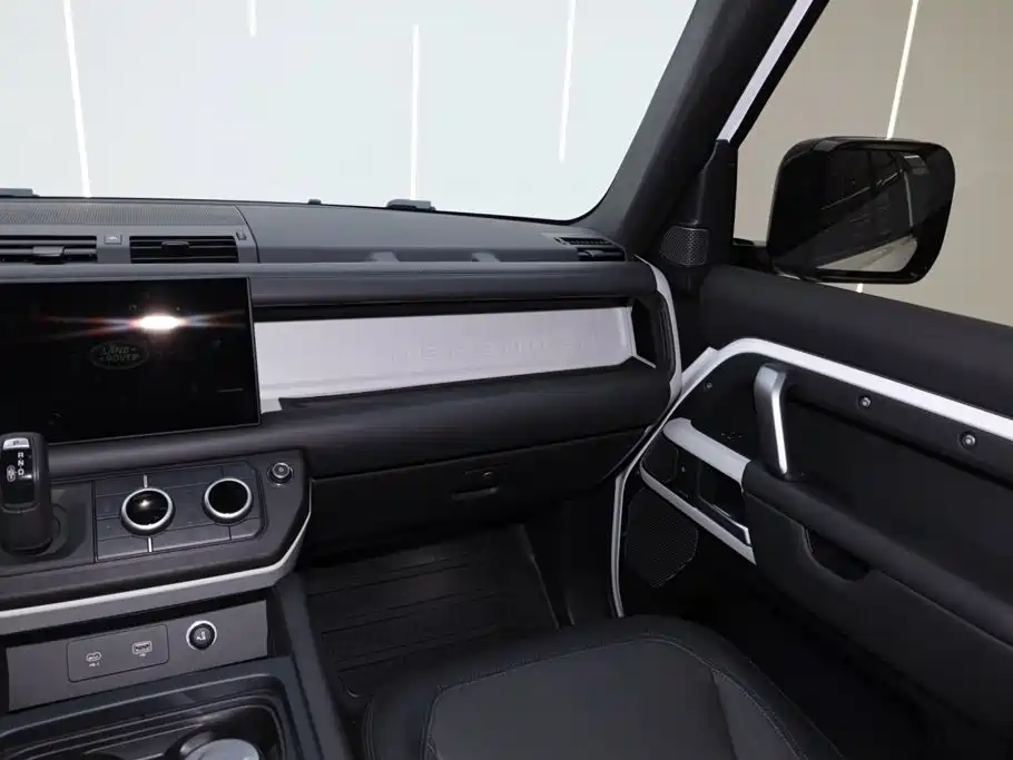 Land Rover Defender 2024 2024 110 3.0T P400 X-DYNAMIC HSE