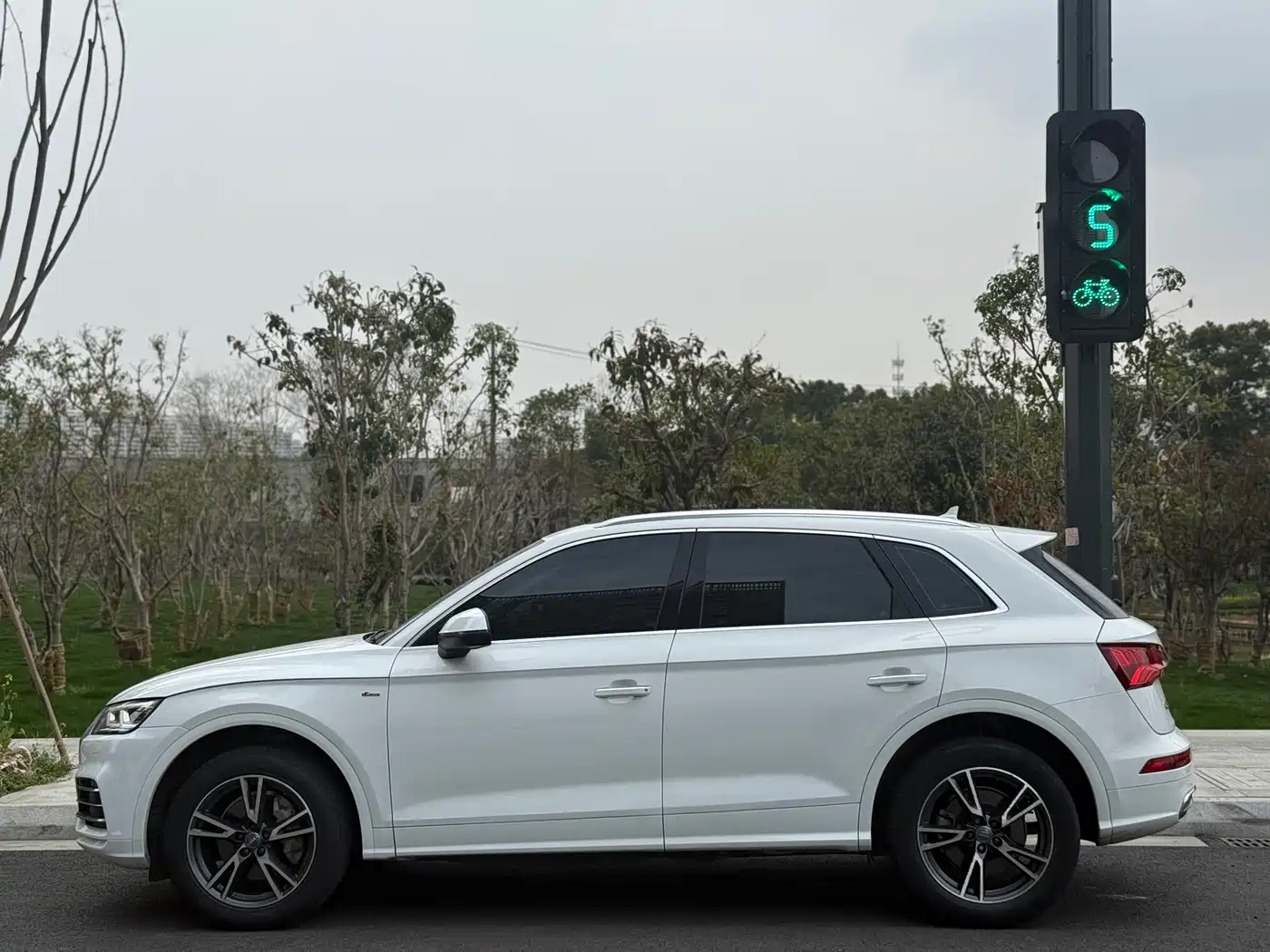Audi Q5L 2020 40 TFSI Prestige Fashion фото 8