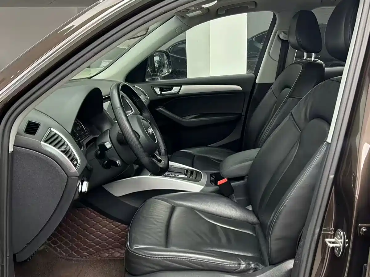 Audi Q5 2015 40 TFSI Technology фото 9