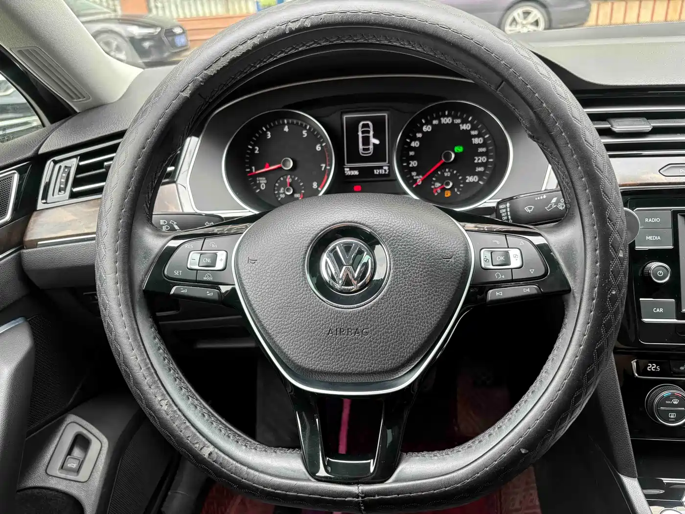 Volkswagen Magotan 2018 Facelift 330TSI DSG Luxury фото 14