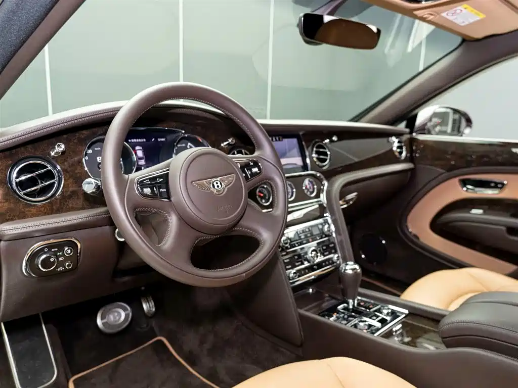 Bentley Mulsanne 2017 6.8T Long Wheelbase фото 9