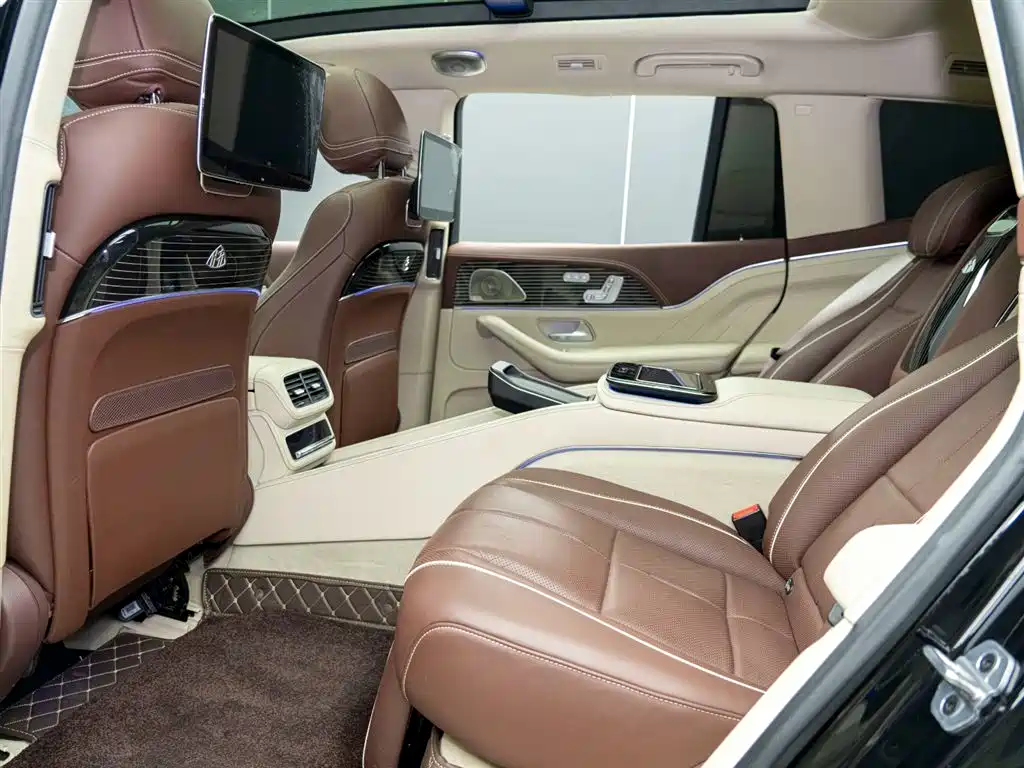 Mercedes-Benz GLS 2024 Model GLS 450 4MATIC Luxury фото 11