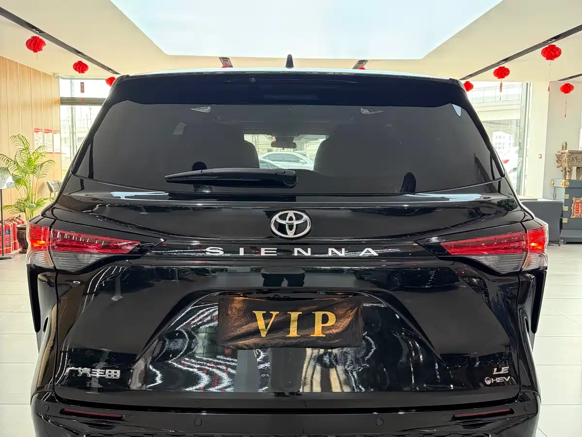Toyota Sienna 2024 2.5L Hybrid Comfort Edition фото 5