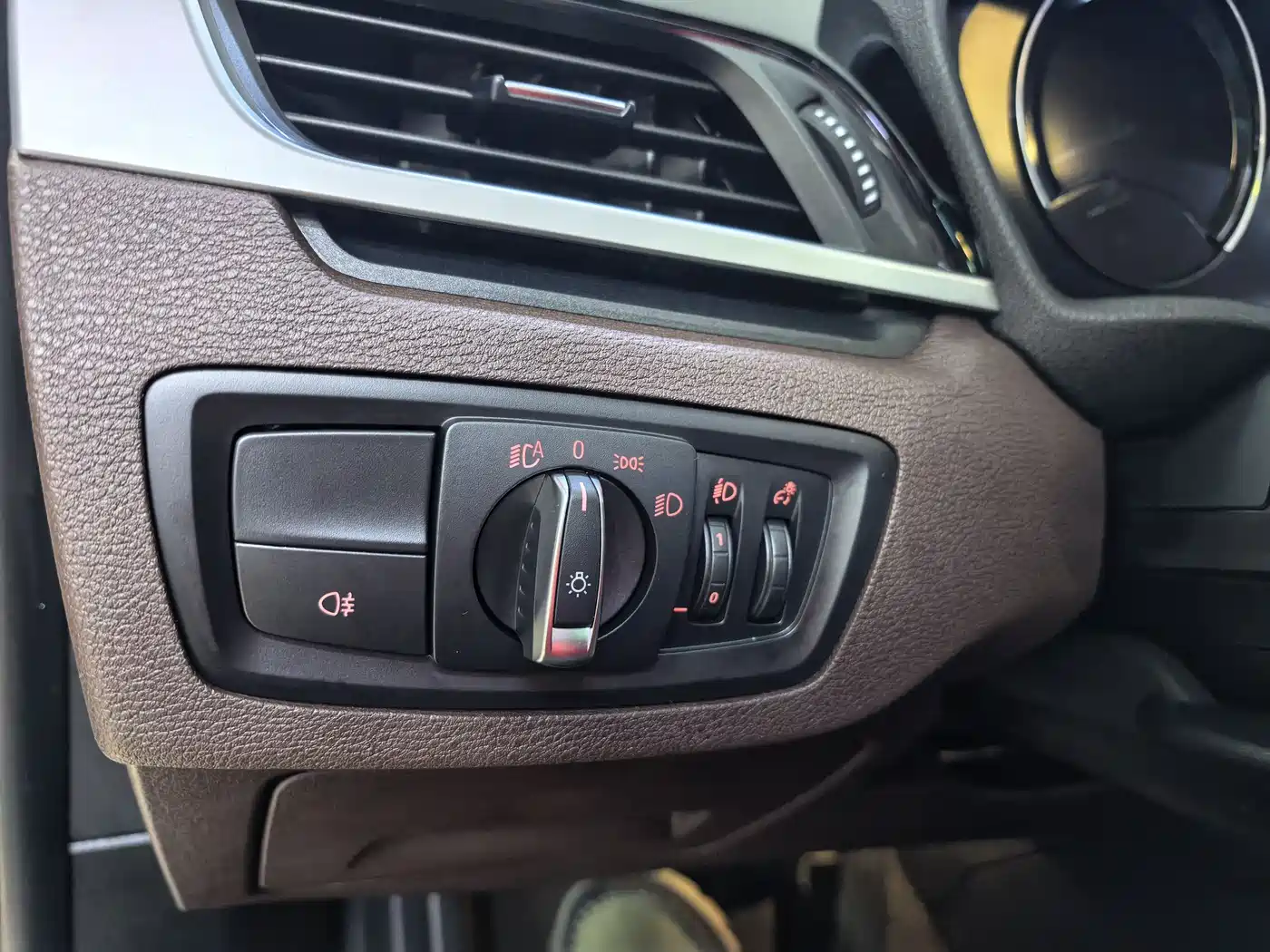 BMW X1 2022 sDrive25Li Leading фото 9
