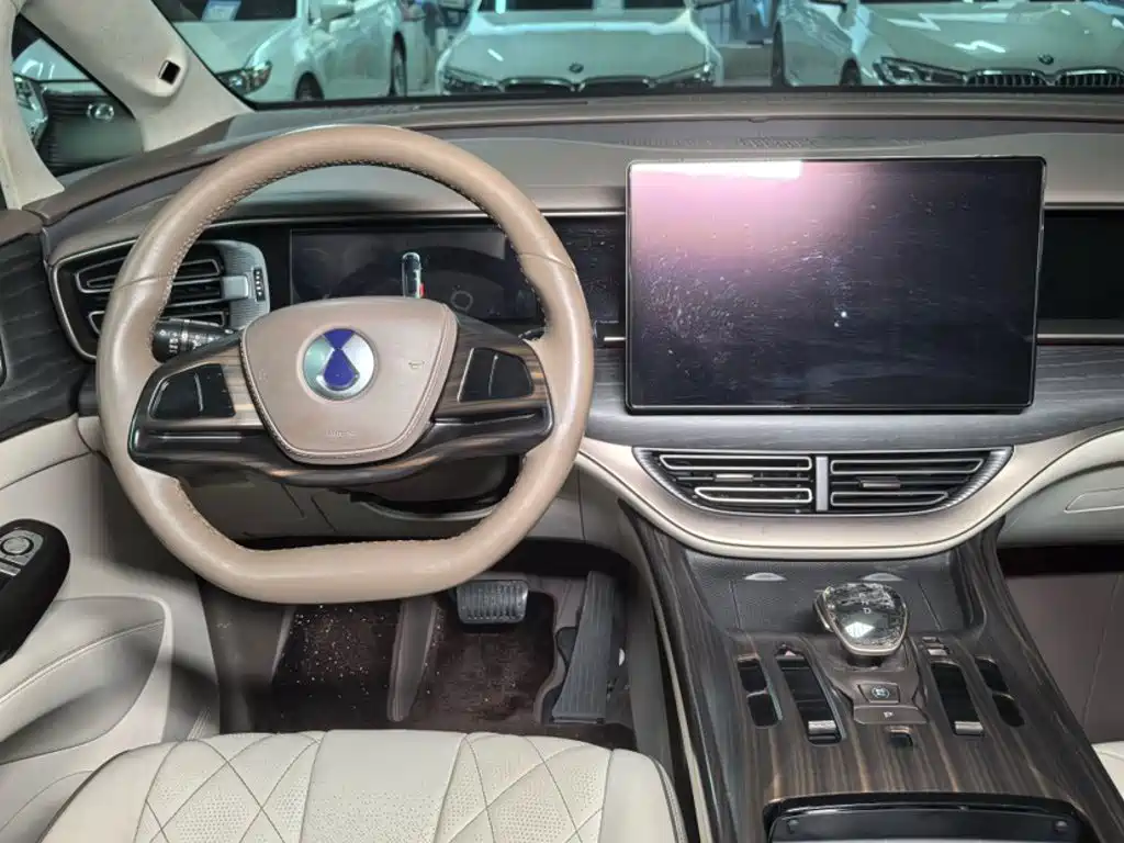 Denza D9 2023 2022 DM-i 970 AWD Flagship