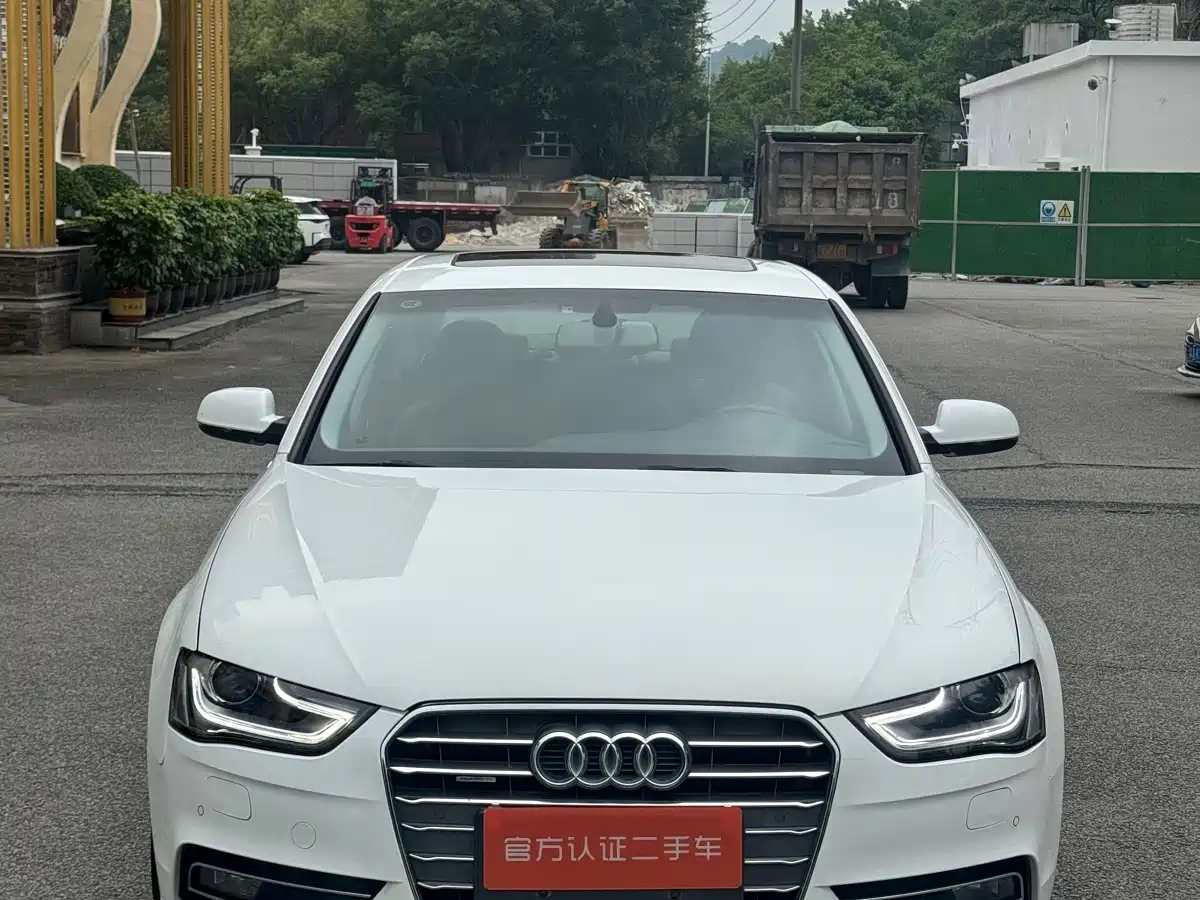 Audi A4L 2015 45 TFSI quattro Individual Sport фото 2