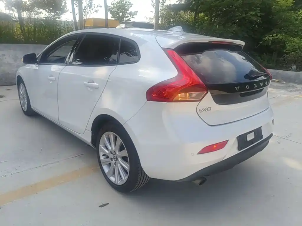 Volvo V40 2015 2015 1.6T Smart Comfort Edition