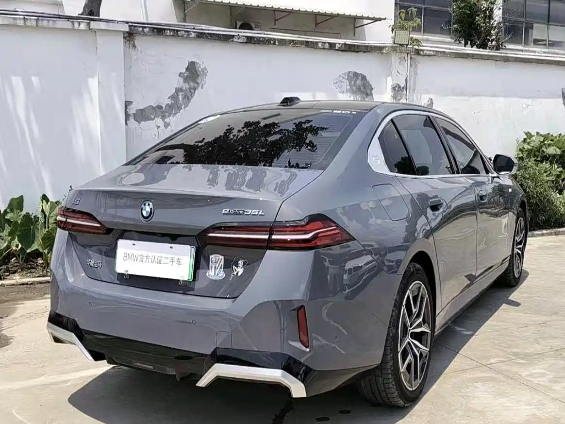 BMW i5 2024 2024 eDrive 35L Premium Model M Sport Package