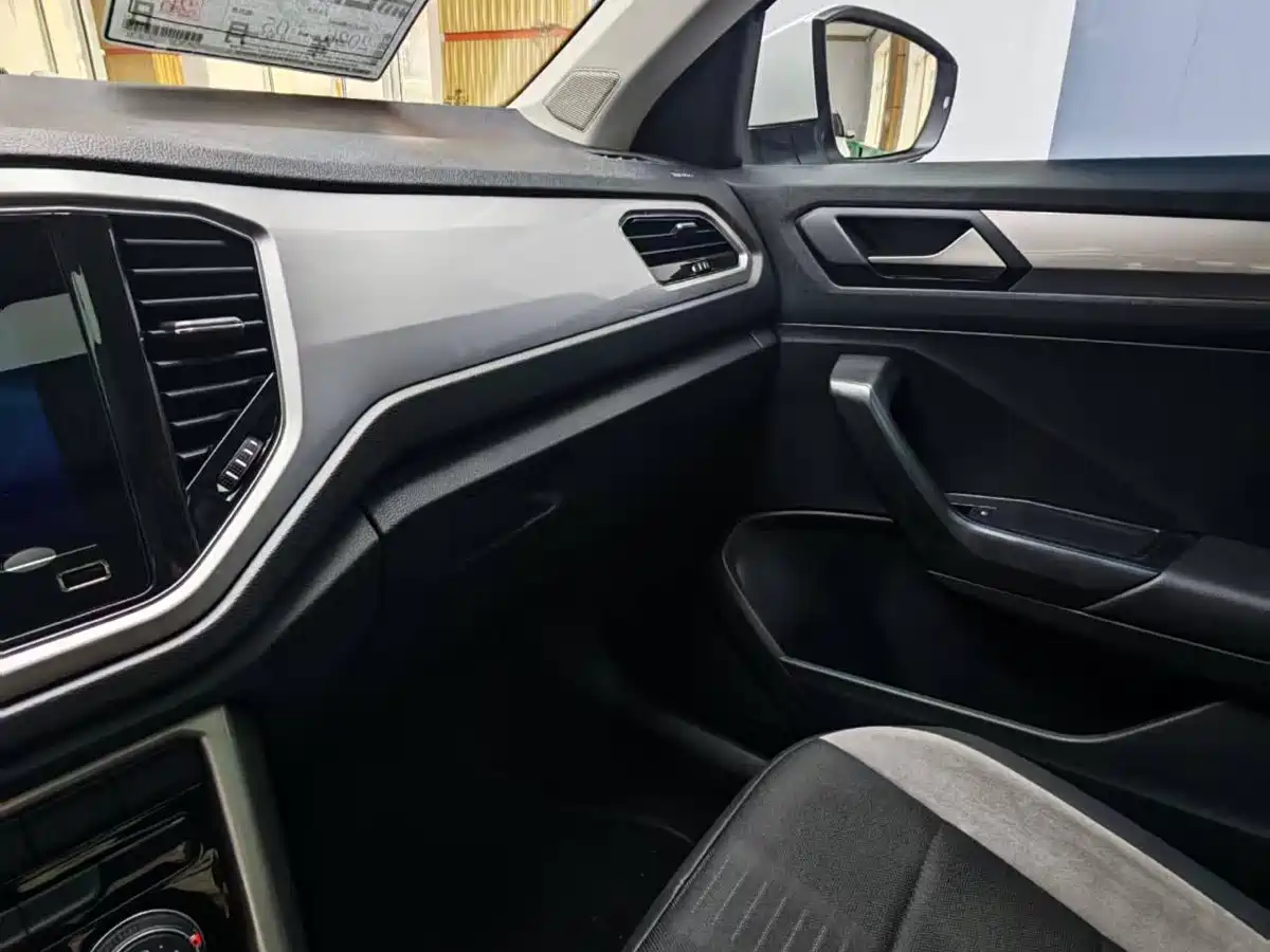 Volkswagen T-ROC 2022 280TSI DSG 2WD Elite PLUS фото 13