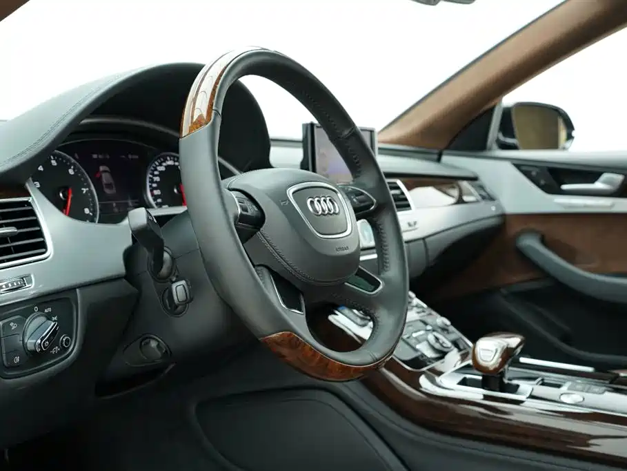 Audi A8 2014 A8L 45 TFSI quattro Luxury фото 34