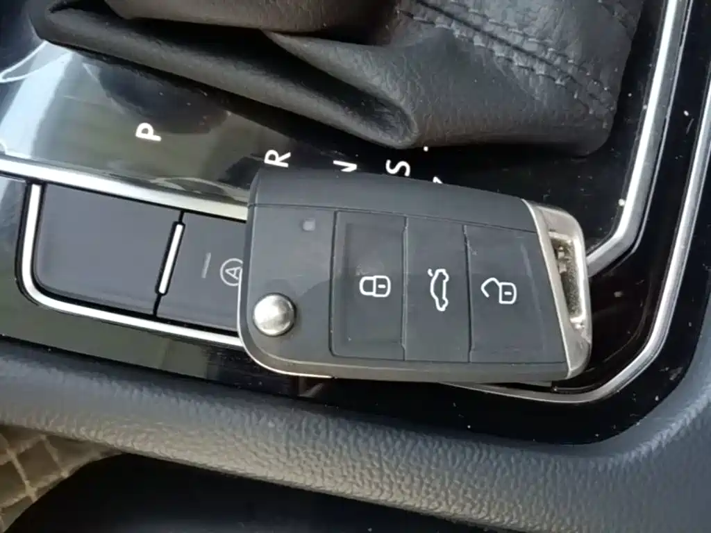 Volkswagen CC 2025 2025 330TSI Dazzling Shared Edition