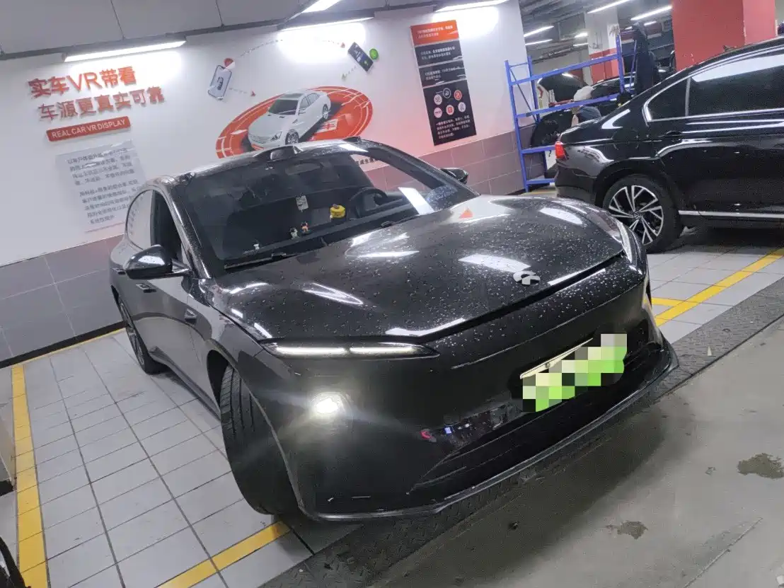 Фото 2 - NIO ET5T