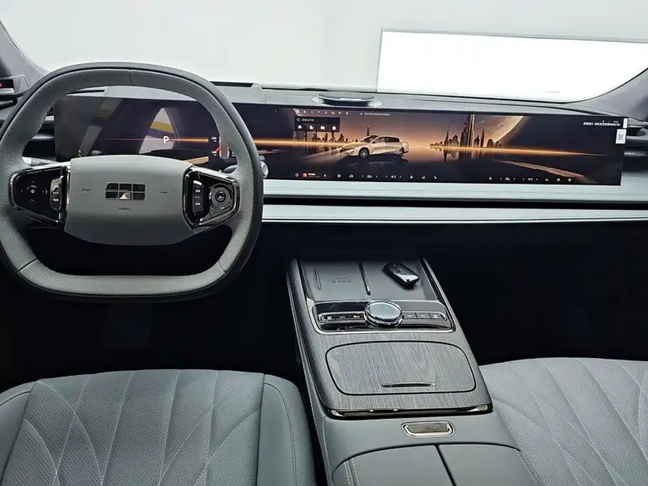 Geely Galaxy Galaxy E8 2025 2025 Model 610km Explorer+ Edition