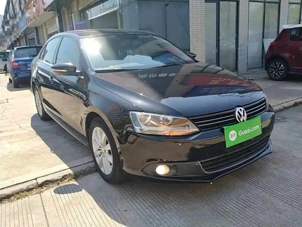 Volkswagen Sagitar 2014 Facelift 1.6L Automatic Leading Version фото 4