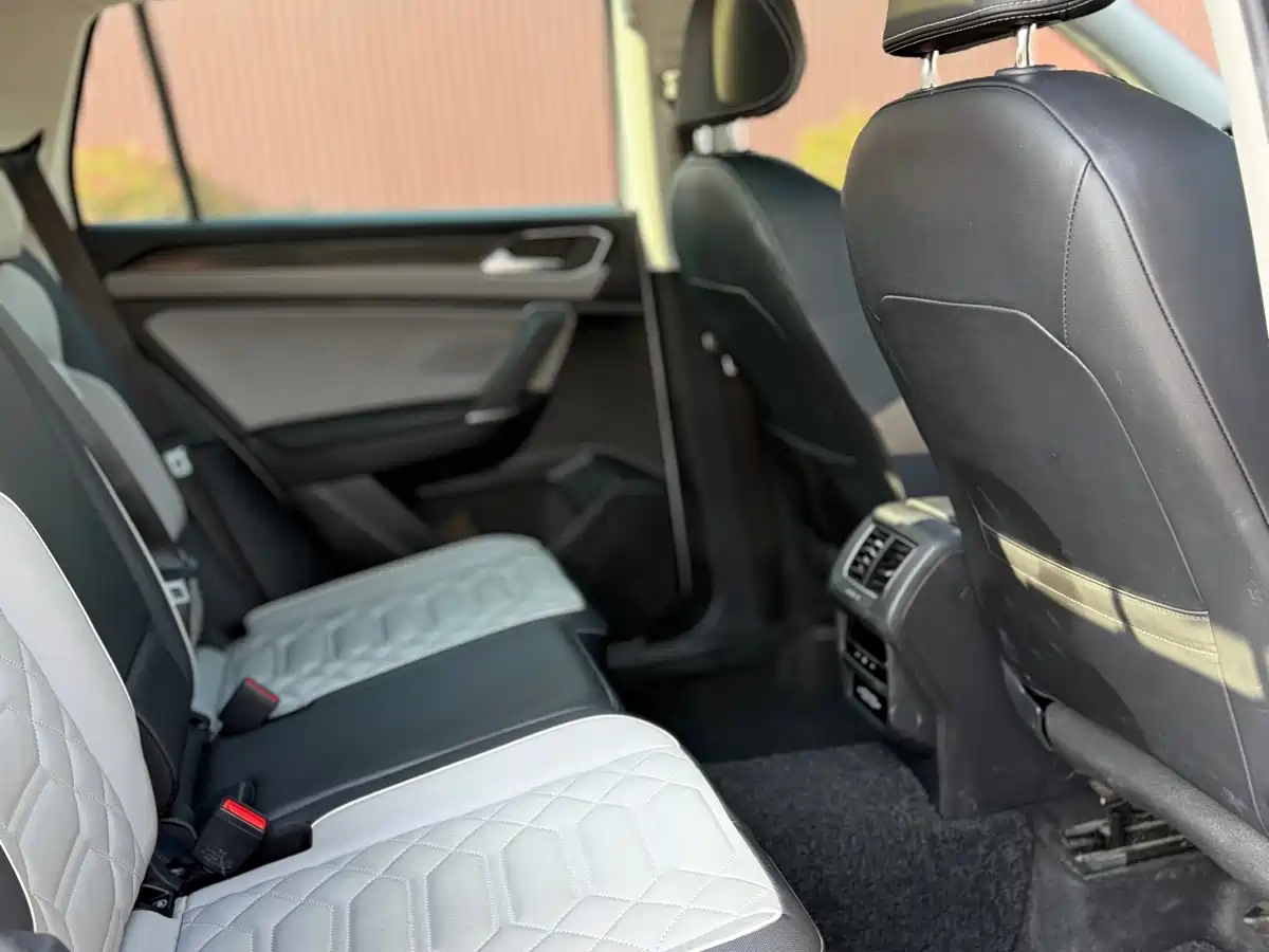 Volkswagen Tayron 2023 300TSI 2WD Luxury Plus Advanced Edition фото 12