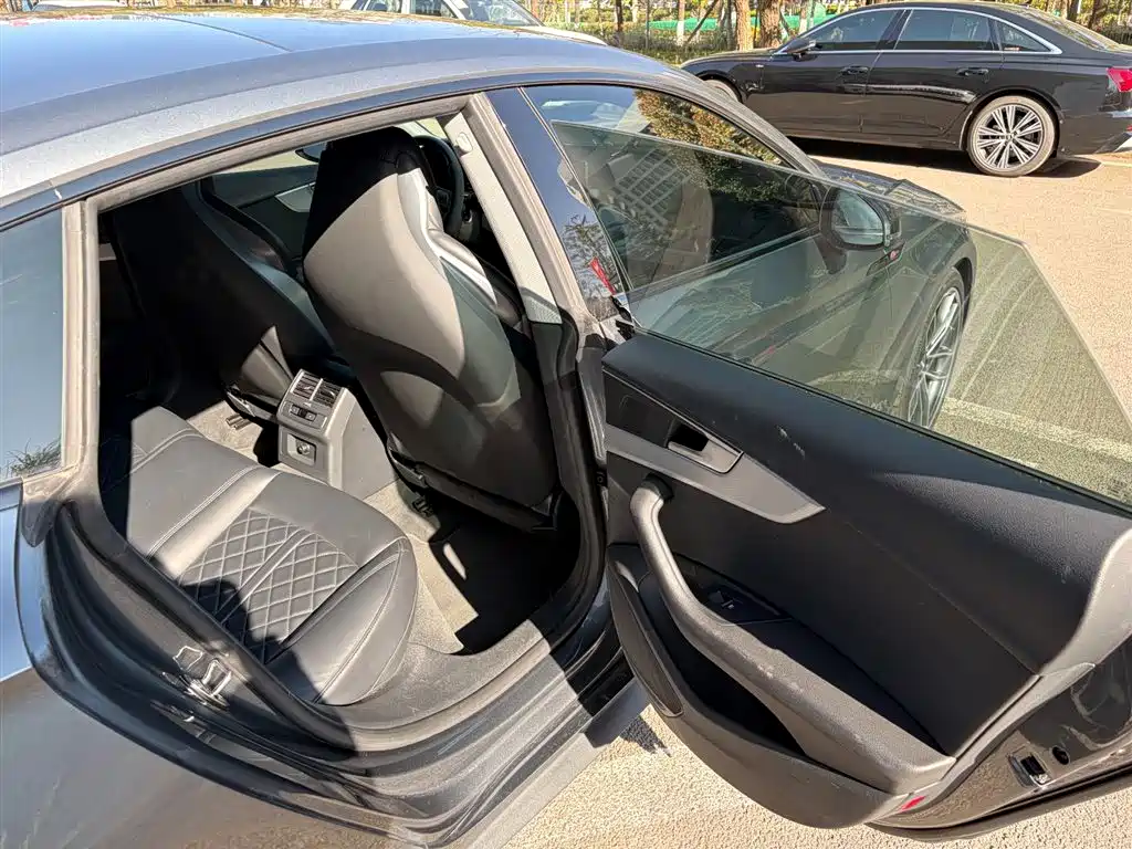 Audi A5 (Import) 2019 Sportback 40 TFSI Fashion фото 25