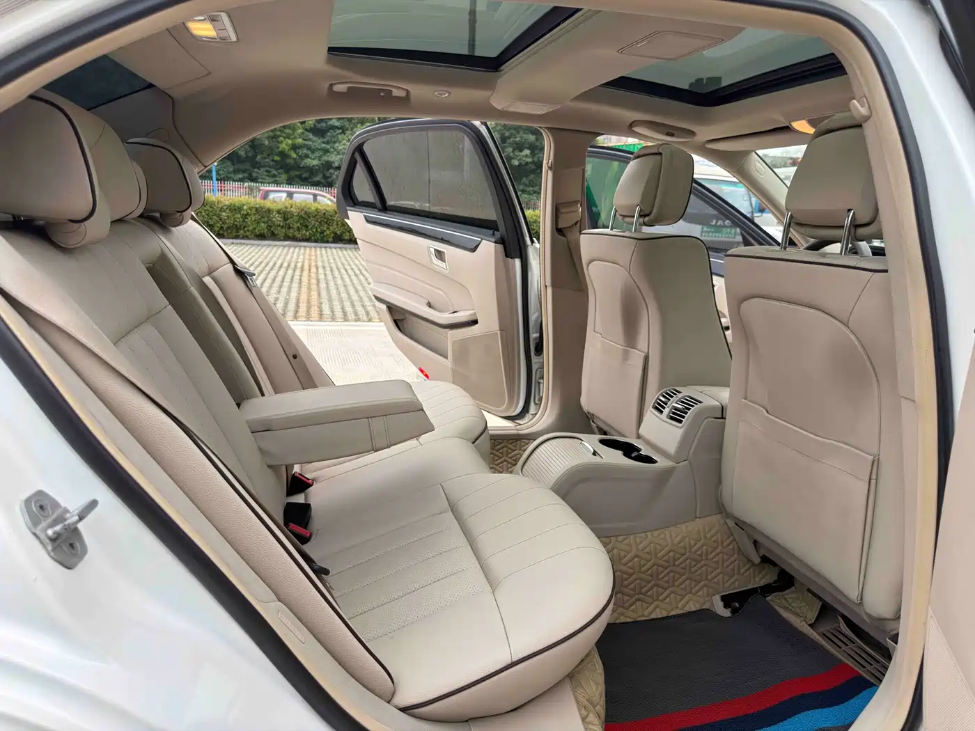 Mercedes-Benz E-Class 2015 Facelift E 260 L Sport фото 10