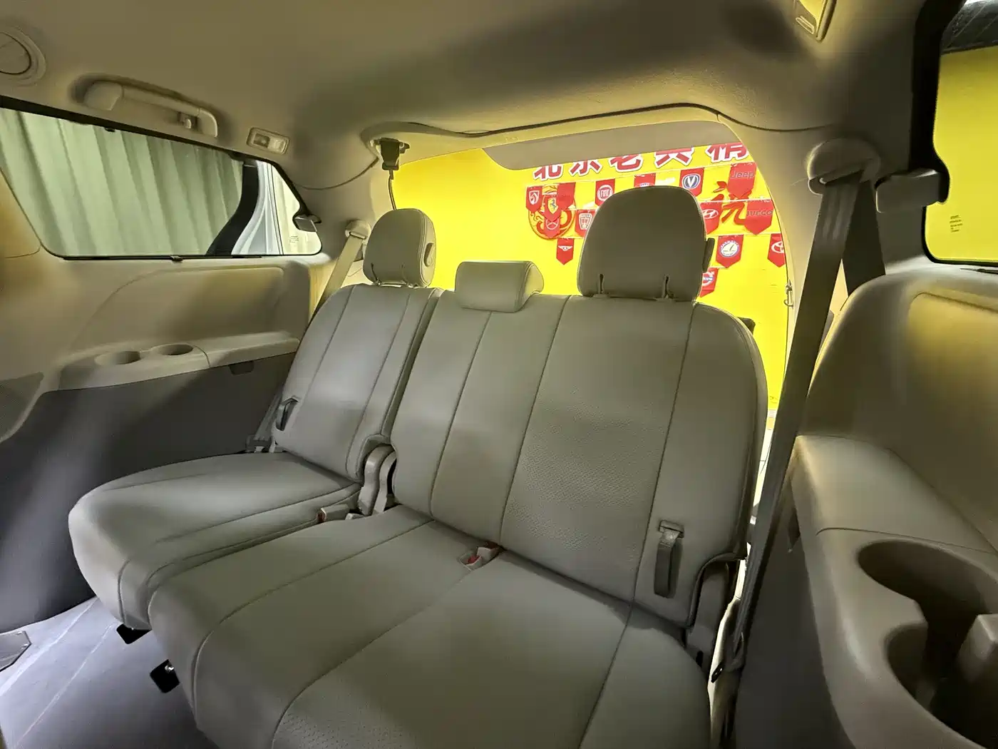 Toyota Sienna 2015 3.5L 2WD LE фото 29