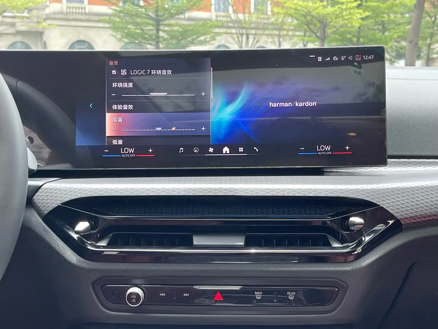 BMW 3 Series 2025 330Li M Sport Night Edition фото 18