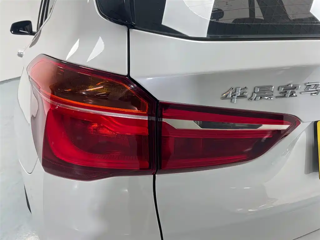 BMW X1 2018 sDrive20Li Leading Model фото 14