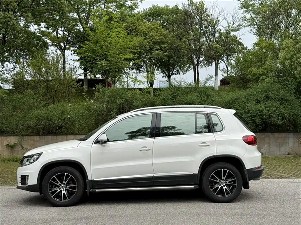 Volkswagen Tiguan 2015 1.8TSI Automatic 2WD Highline фото 8