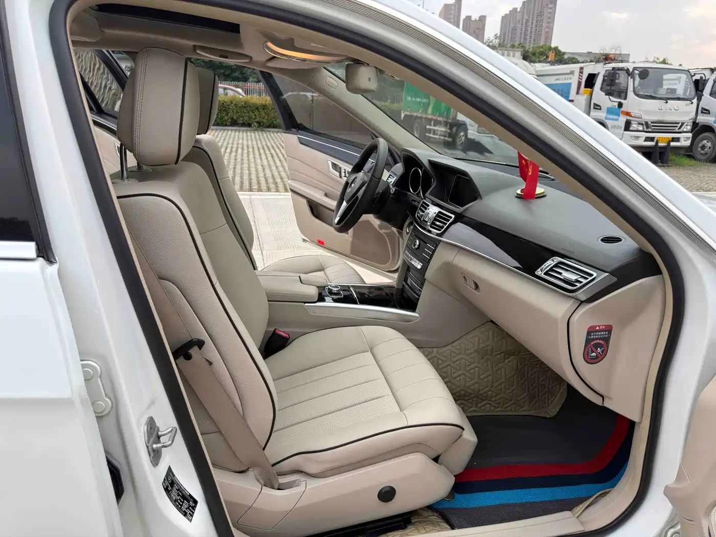 Mercedes-Benz E-Class 2015 Facelift E 260 L Sport фото 11