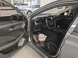 Фото 16 - Roewe i5