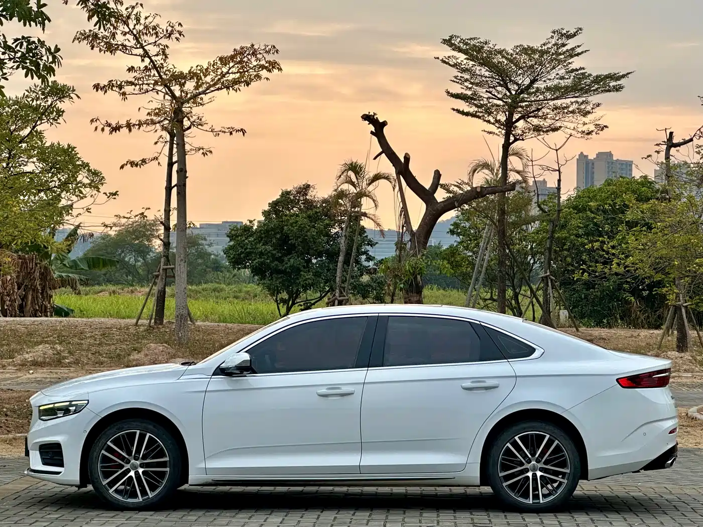 GEELY AUTOMOBILE XINGRUI