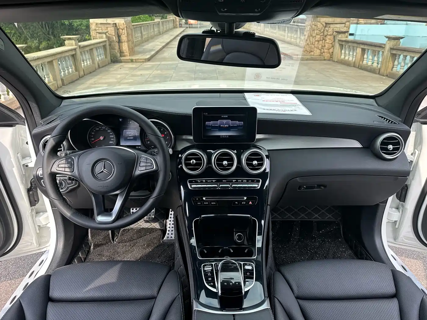 Mercedes-Benz GLC Coupe 2017 GLC 200 4MATIC Coupe SUV фото 4