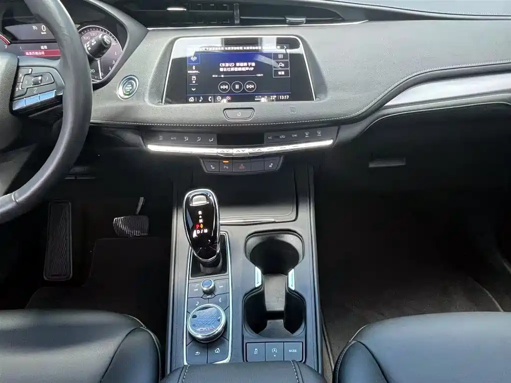 Cadillac XT4 2020 Facelift 28T 2WD Leading фото 12