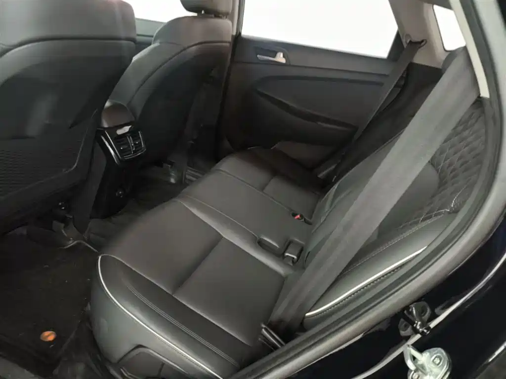 Hyundai Tucson 2019 280TGDi Dual-clutch 2WD Smart Connect Edition China VI фото 17