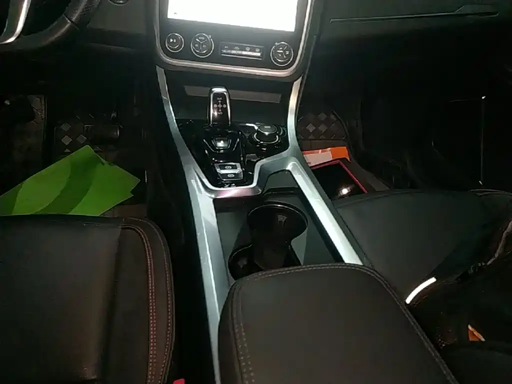 Lynk & Co 01 2017 2.0T AWD Pro фото 14